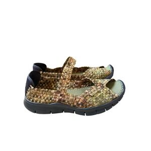 NEW Bernie Mev Womens Catwalk Woven Mary Jane Peep Toe Sandals Camo Green